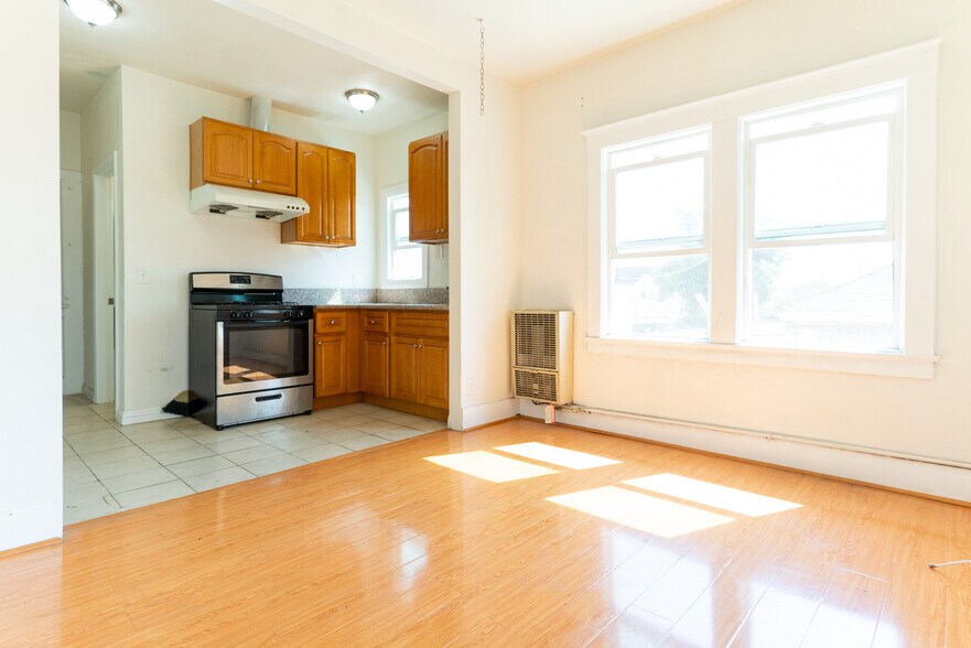 More Photos Of 3110 E 4th St, Los Angeles Multifamily For Sale