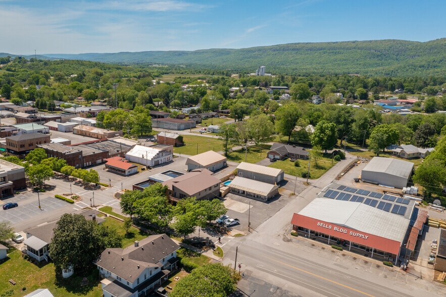More Photos Of 3251 Main St, Pikeville Specialty For Sale