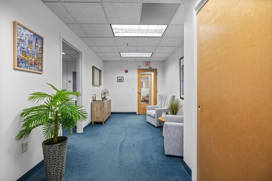 More Photos Of 363-389 Boston Post Rd, Sudbury Unknown For Lease