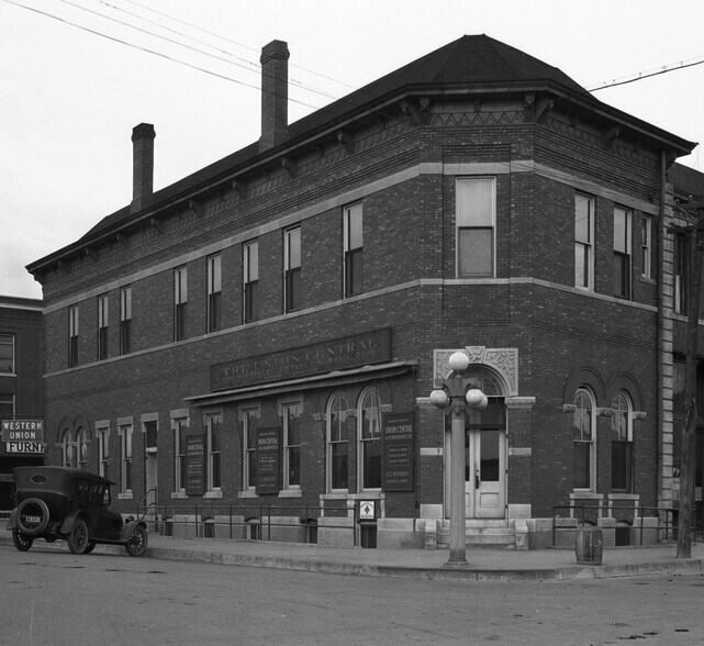 More Photos Of 115 NW 3rd St, Abilene Office Residential For Sale