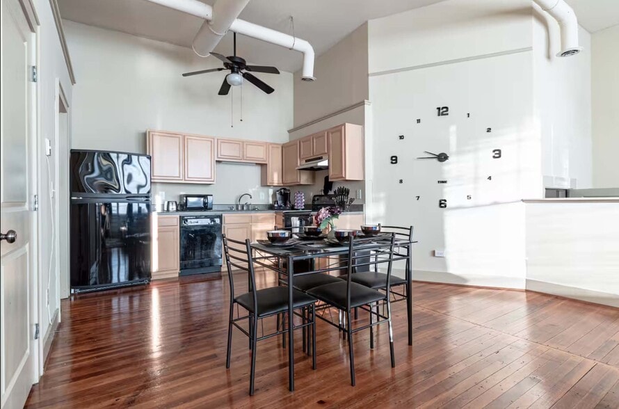 More Photos Of 304 Church St, Central Apartments For Sale