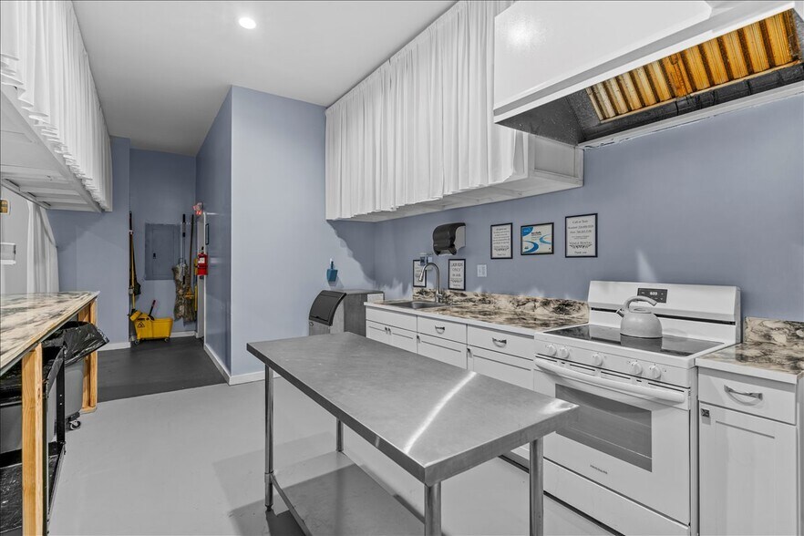 More Photos Of 88 N Daleville Ave, Daleville General Retail For Sale