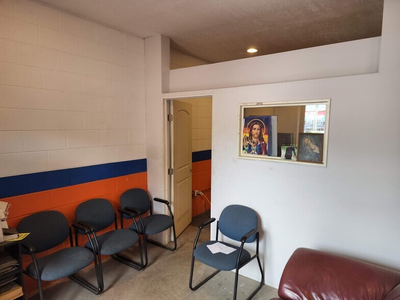 More Photos Of 2575 S High St, Columbus Auto Repair For Sale