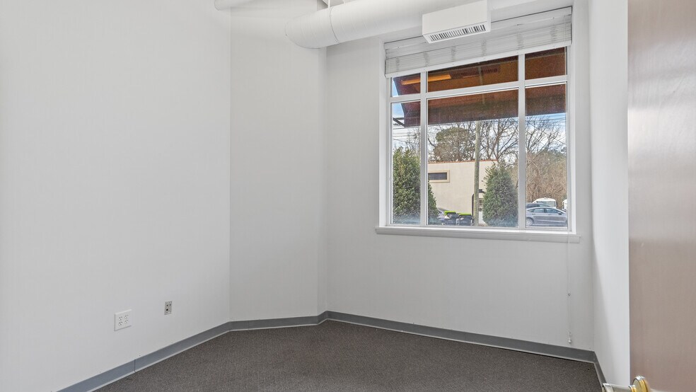 More Photos Of 514 Dabney Rd, Henderson Office For Lease