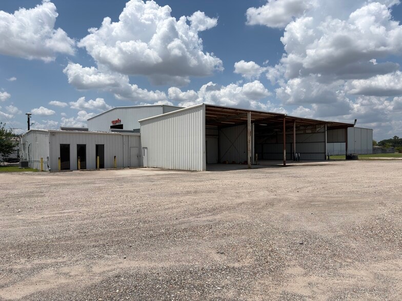 More Photos Of 2219 Aldine Bender Rd, Houston Land For Lease