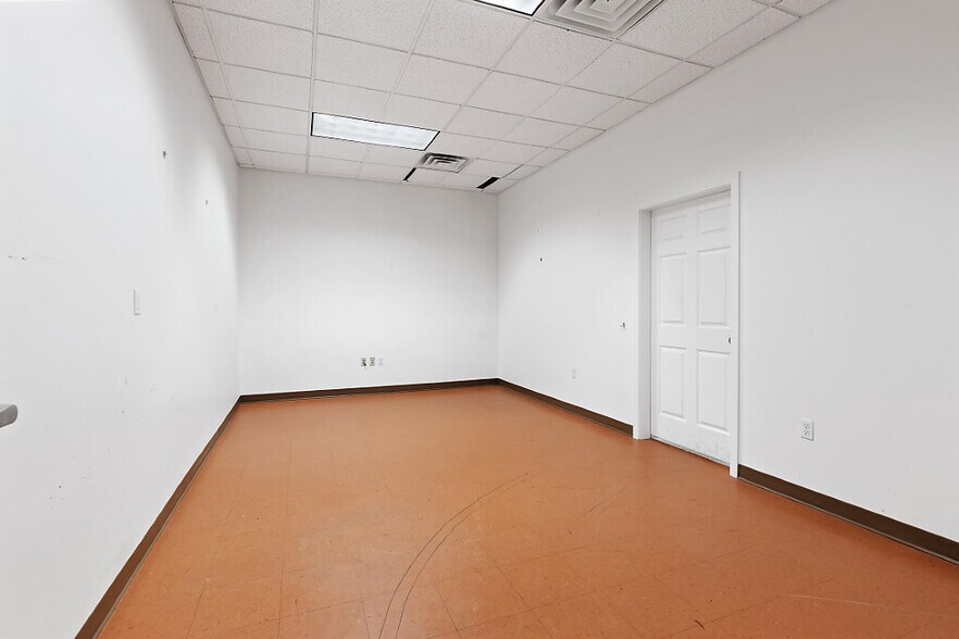 More Photos Of 4 Industrial Pky, Brunswick Manufacturing For Lease