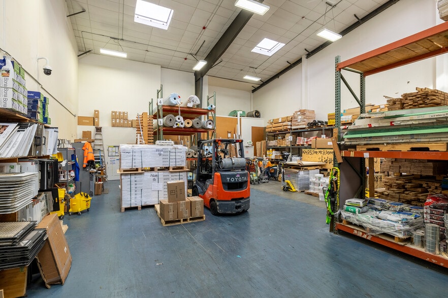 More Photos Of 114 S Findlay St, Seattle Showroom For Sale