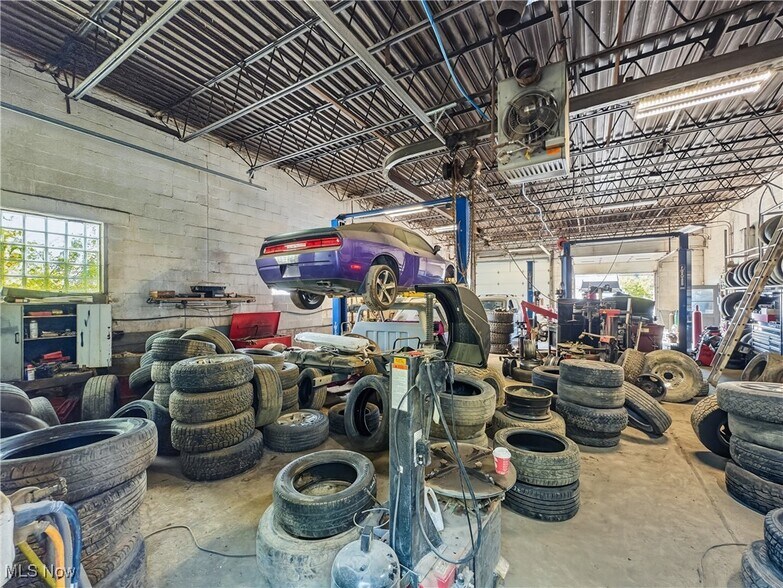 More Photos Of 1775 Main St, Niles Auto Repair For Sale