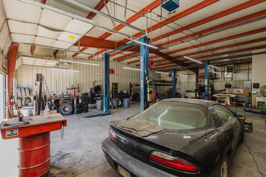 More Photos Of 2555 N Market St, Wichita Auto Repair For Sale