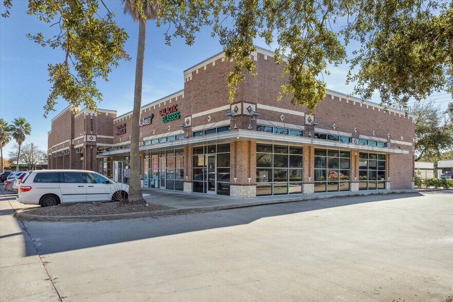 More Photos Of 16512-16580 El Camino Real St, Houston Storefront For Lease