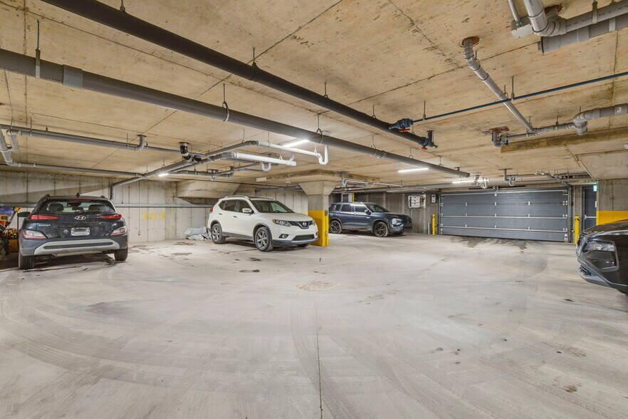 More Photos Of 1074 Ch Du Côteau-Rouge, Longueuil Apartments For Sale