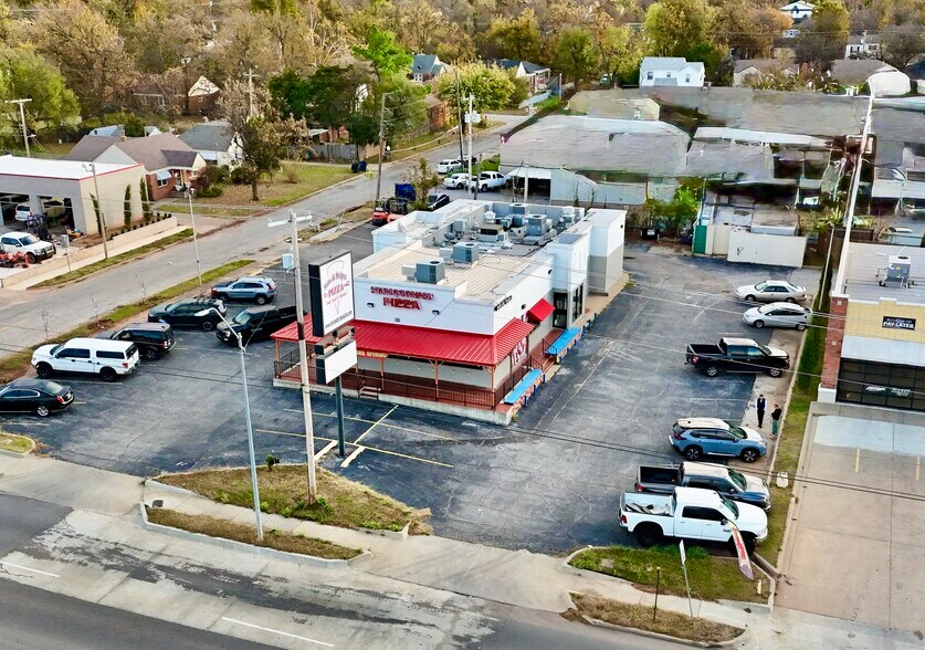 Primary Photo Of 2336 NW 23rd St, Oklahoma City Fast Food For Sale