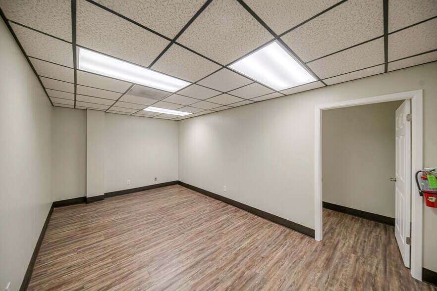 More Photos Of 1410 Rankin Hwy, Midland Office For Sale