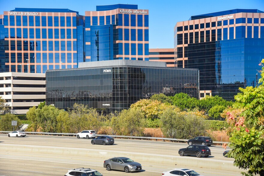 More Photos Of 2100 Main St, Irvine Office For Lease