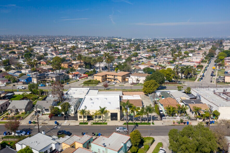 More Photos Of 2703 Southwest Dr, Los Angeles Warehouse For Lease