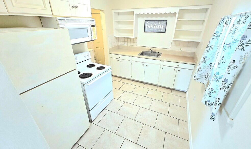 More Photos Of , Bradenton Multifamily For Sale