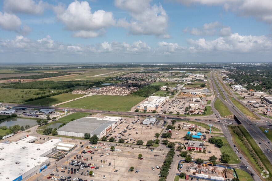 More Photos Of 801 Highway 69 N, Nederland Unknown For Lease