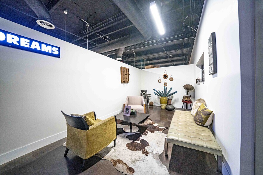 More Photos Of 2001 Saturn St, Monterey Park Light Distribution For Sale