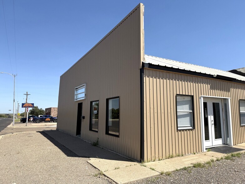 More Photos Of 328 E 3rd St, Borger Industrial For Sale