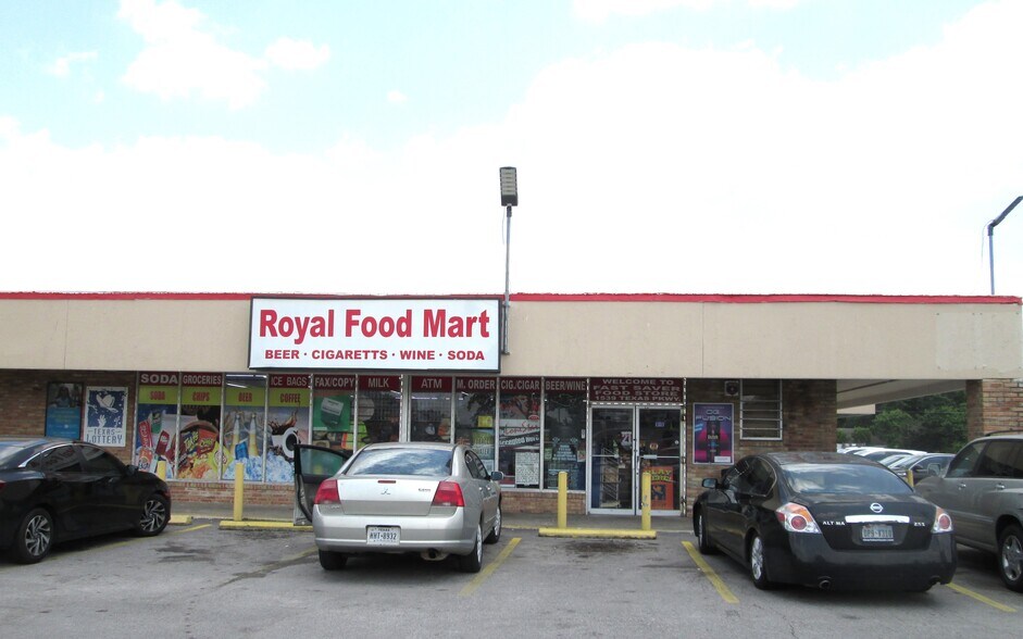 More Photos Of 1530 KenForest, Missouri City Storefront For Lease