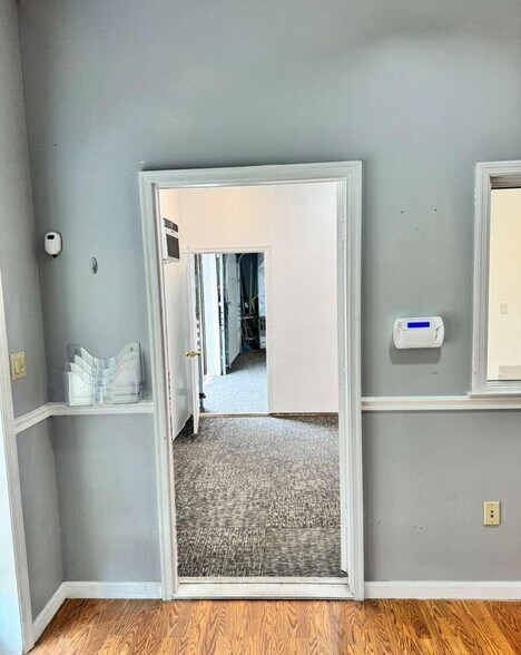 More Photos Of 250 E Cleveland Ave, Norwood Light Distribution For Sale