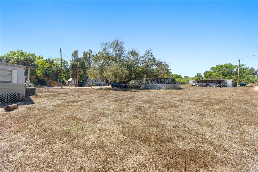 More Photos Of 380 San Jose St, North Fort Myers Manufactured Housing Mobile Home Park For Sale