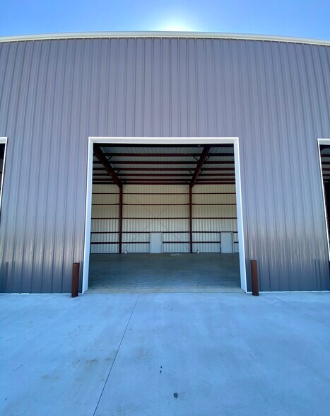 More Photos Of 6745 Patillo Road, Beaumont Warehouse For Lease