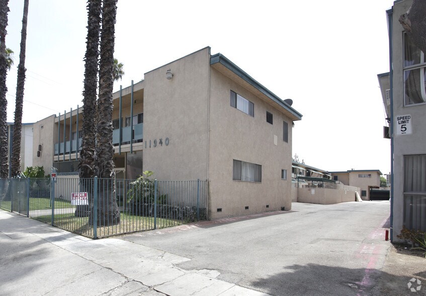 More Photos Of 11940 Burbank Blvd, Valley Village Apartments For Sale