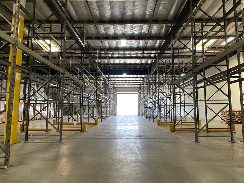 More Photos Of 13311-13317 166th St, Cerritos Manufacturing For Lease