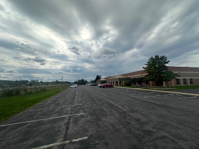 More Photos Of 17 Technology Pl, East Syracuse Office For Lease