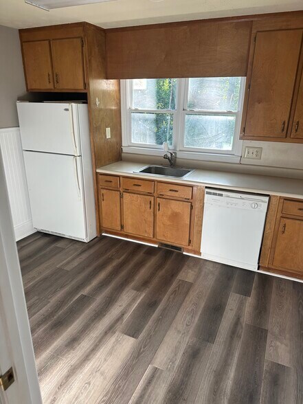 More Photos Of 171 Amos Dr, Cumming Office Residential For Lease