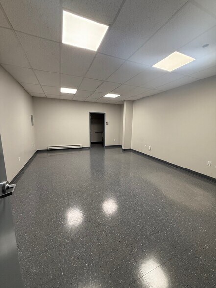 More Photos Of 59 Newburgh Rd, Hackettstown Manufacturing For Lease