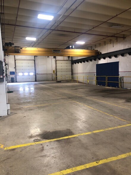 More Photos Of 28800 N. Energy Drive, Green Oaks Warehouse For Lease