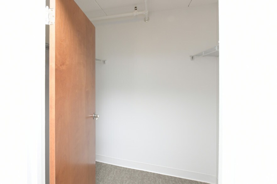 More Photos Of 1371 Beacon St, Brookline Apartments For Lease
