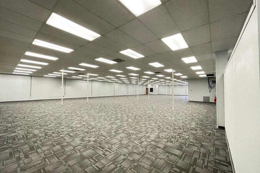 More Photos Of 29401 Stephenson Hwy, Madison Heights Light Manufacturing For Sale