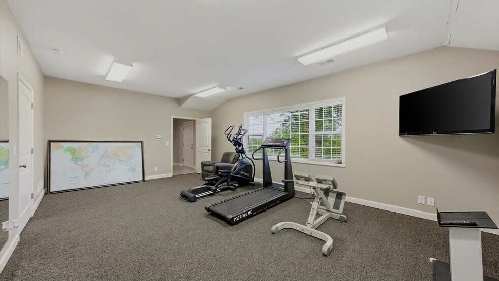 More Photos Of 2450 NW Lowenstein Dr, Lee's Summit Flex For Sale