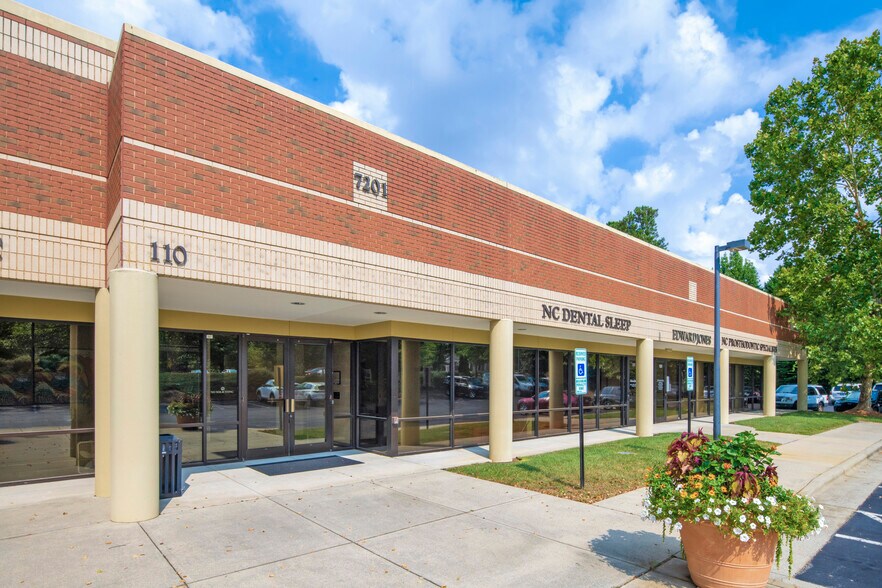 More Photos Of 7101 Creedmoor Rd, Raleigh Unknown For Lease