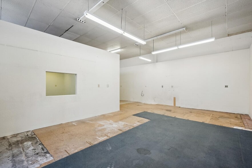 More Photos Of 700 10th Ave, San Francisco General Retail For Sale