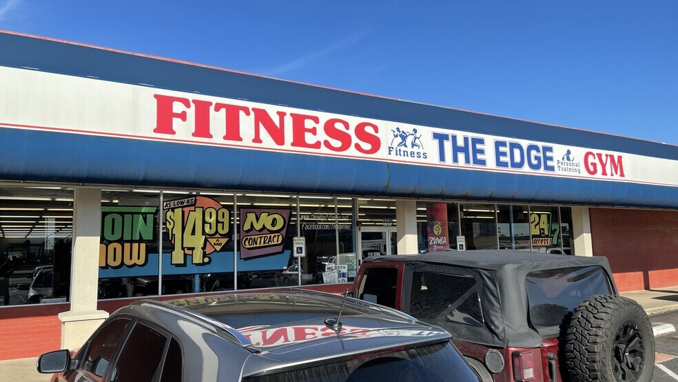 More Photos Of 510-548 S Saginaw Blvd, Saginaw Unknown For Lease