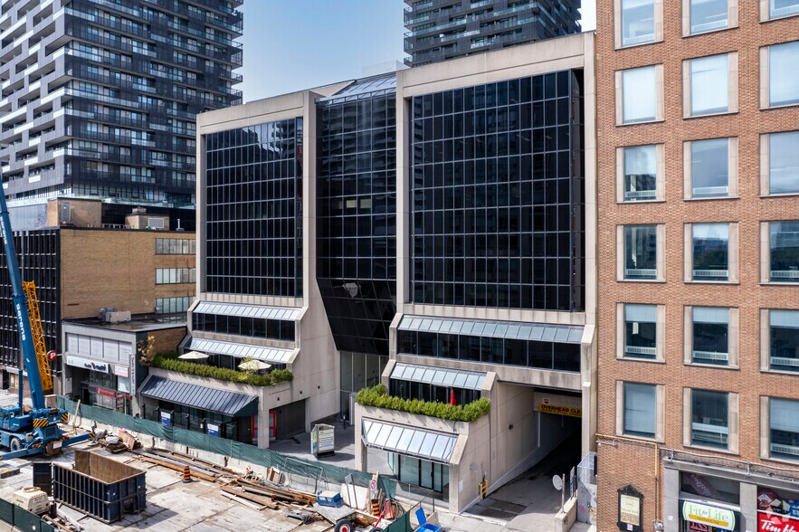Primary Photo Of 40 Eglinton Ave E, Toronto Office For Lease