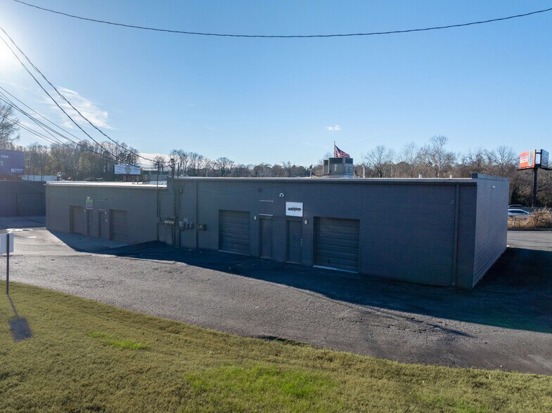 More Photos Of 1001 W Tremont Ave, Charlotte Warehouse For Lease