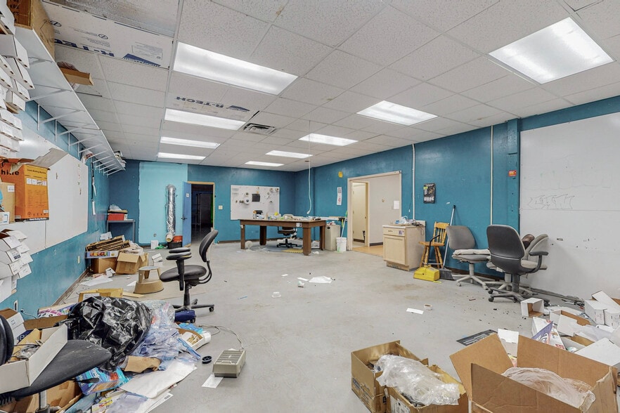 More Photos Of 1823 Commercial St NE, Albuquerque Warehouse For Sale