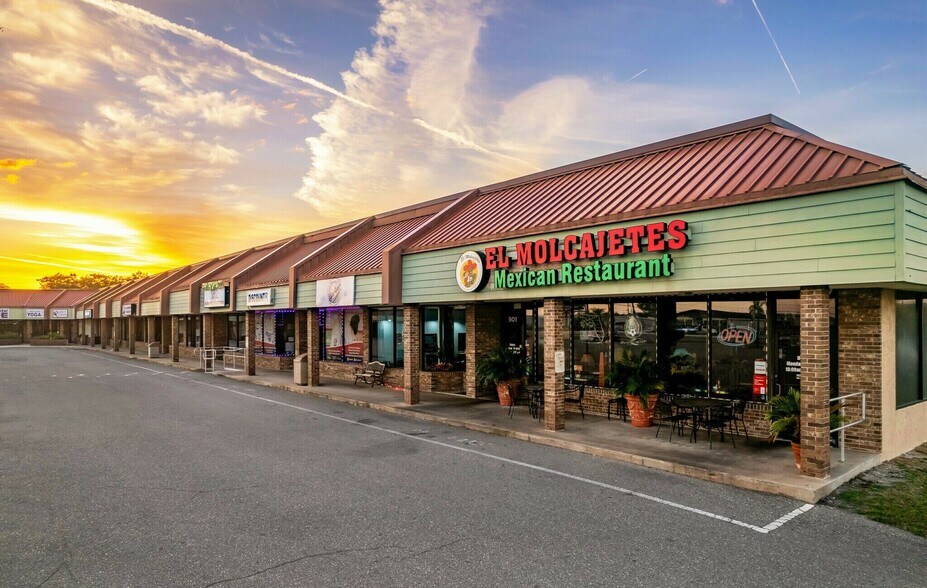 More Photos Of 901-945 10th St E, Palmetto General Retail For Lease