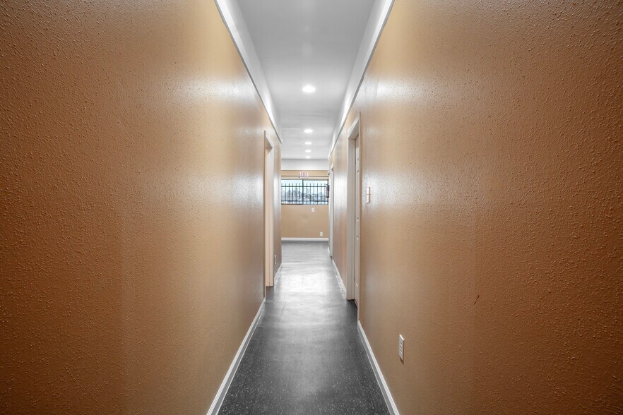 More Photos Of 910 Brenda St, Houston Warehouse For Sale