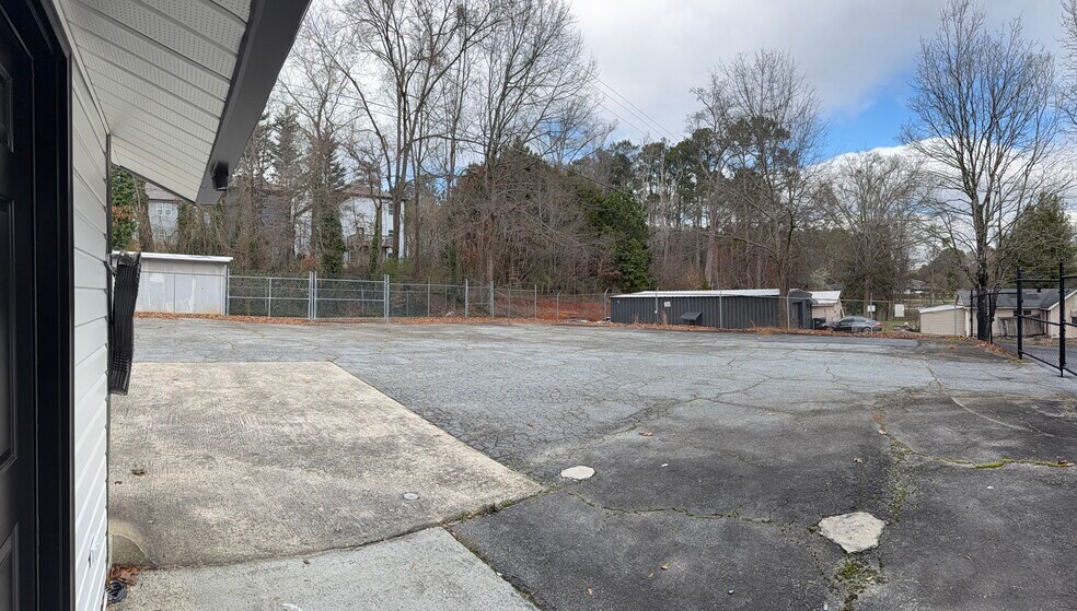 More Photos Of 2719 Huff Dr, Lawrenceville Office For Lease