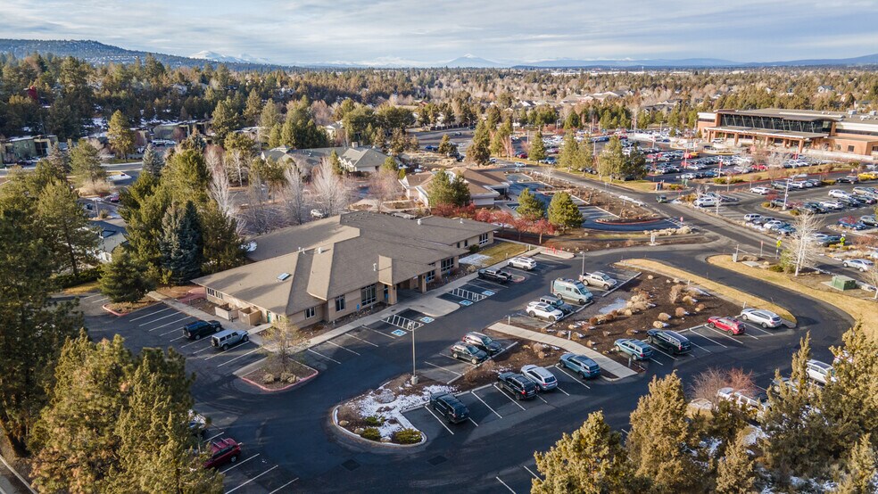 More Photos Of 2400 NE Neff Rd, Bend Medical For Lease