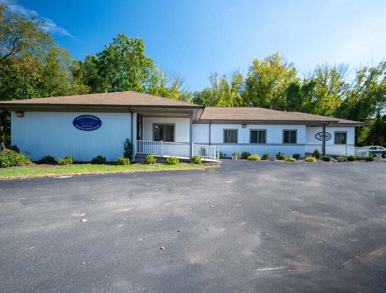 More Photos Of 32 William F Palmer Rd, Moodus Freestanding For Lease