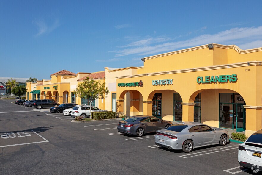 More Photos Of 1725-1757 W Carson St, Torrance Unknown For Lease
