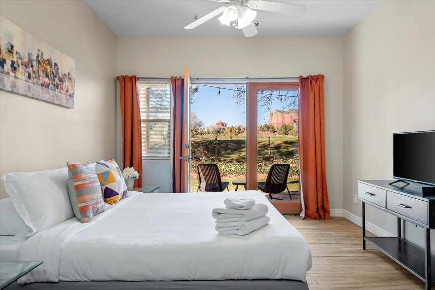 More Photos Of 10 Rojo Dr, Sedona Hotel For Sale