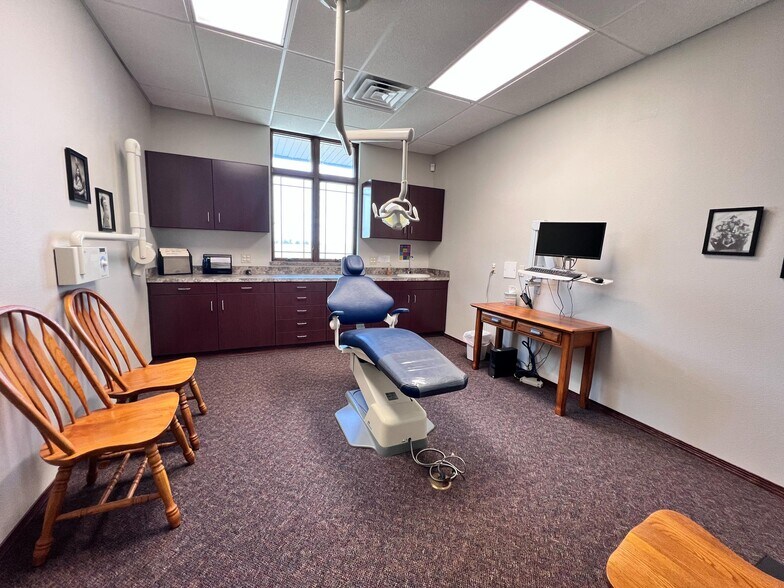 More Photos Of 202 Diamond Springs Trl, Ogallala Medical For Sale